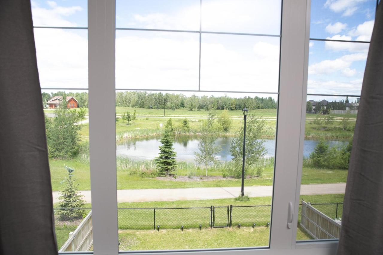 Lakeview Luxury Home - Double Garage Parking - Foosball Table - King Beds - Fast Wi-Fi -Free Netflix Edmonton Zewnętrze zdjęcie